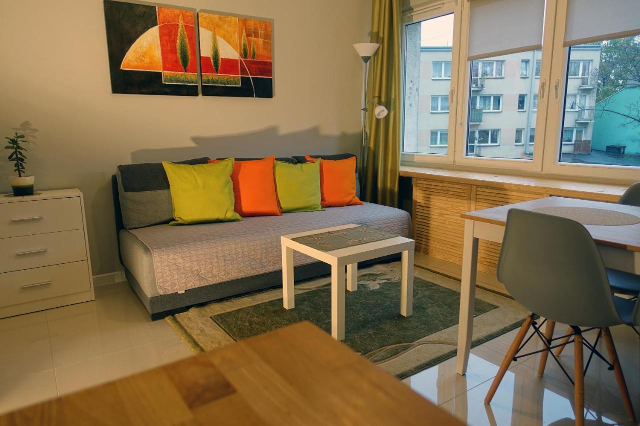 צ'סטוצ'ובה Apartament Pod Jasna Gora מראה חיצוני תמונה